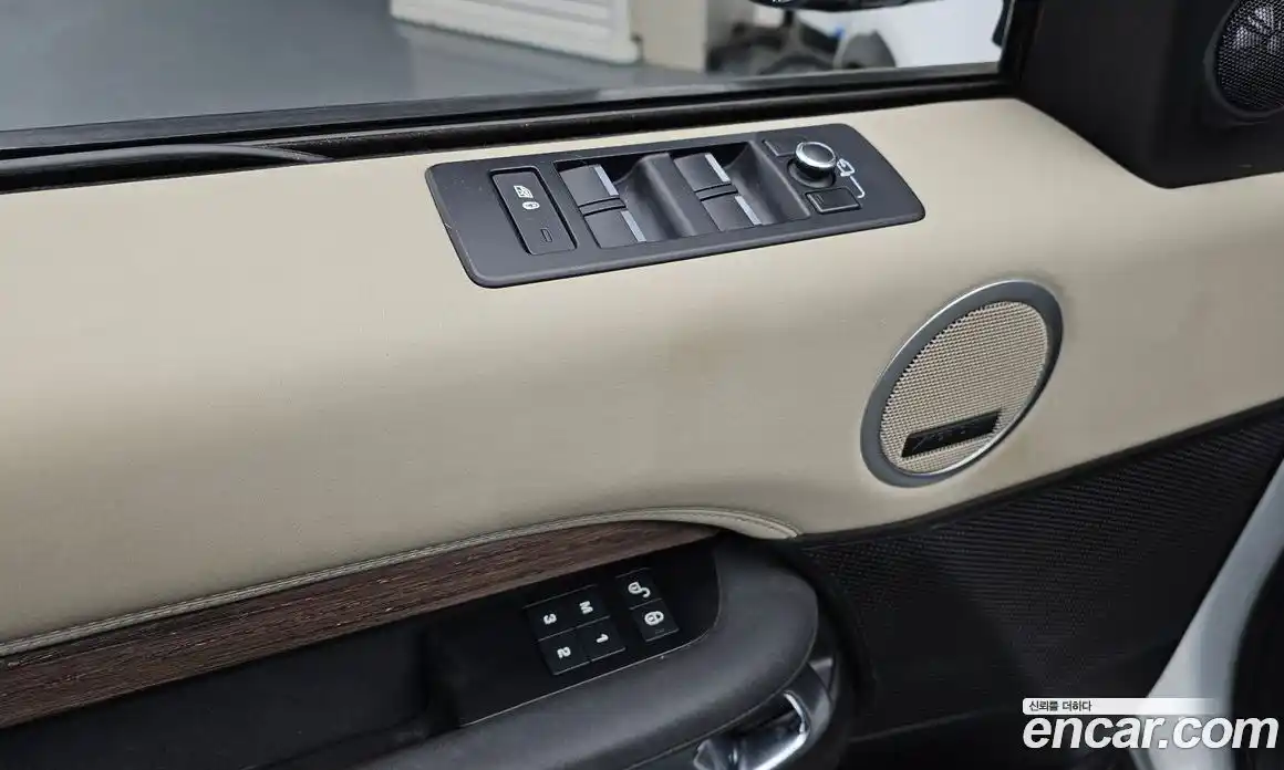 Land Rover Discovery 2017 3.0 Автомат в Москве № 198305, фото 16