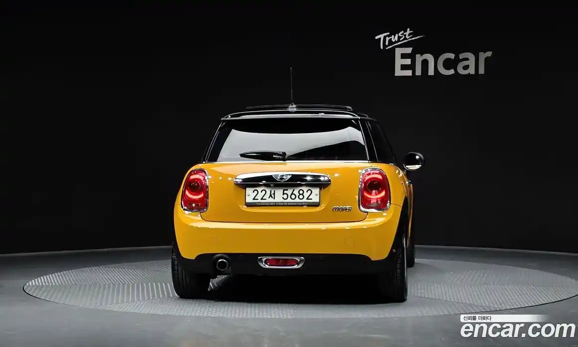 Mini Cooper 2015 1.5 Автомат в Москве № 198331, фото 14