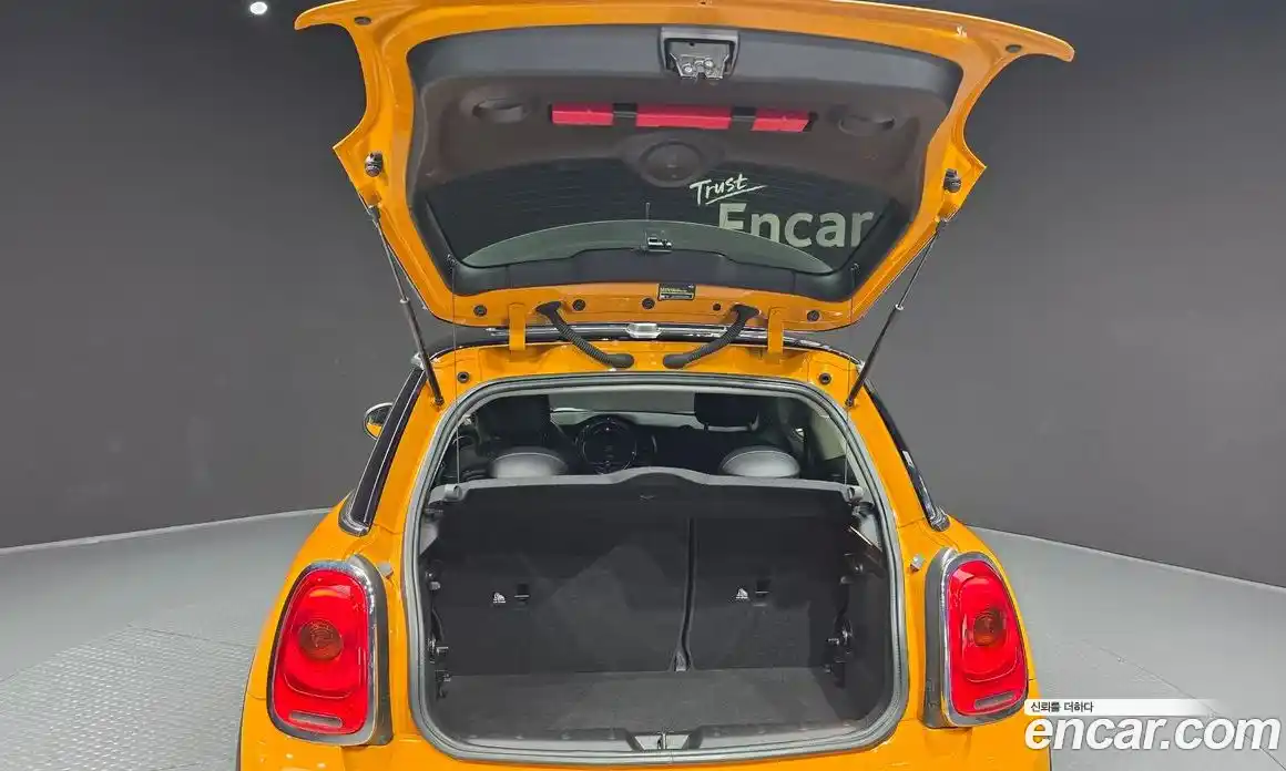 Mini Cooper 2015 1.5 Автомат в Москве № 198331, фото 15