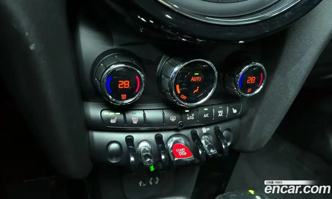 Mini Cooper 2015 1.5 Автомат в Москве № 198331, фото 19