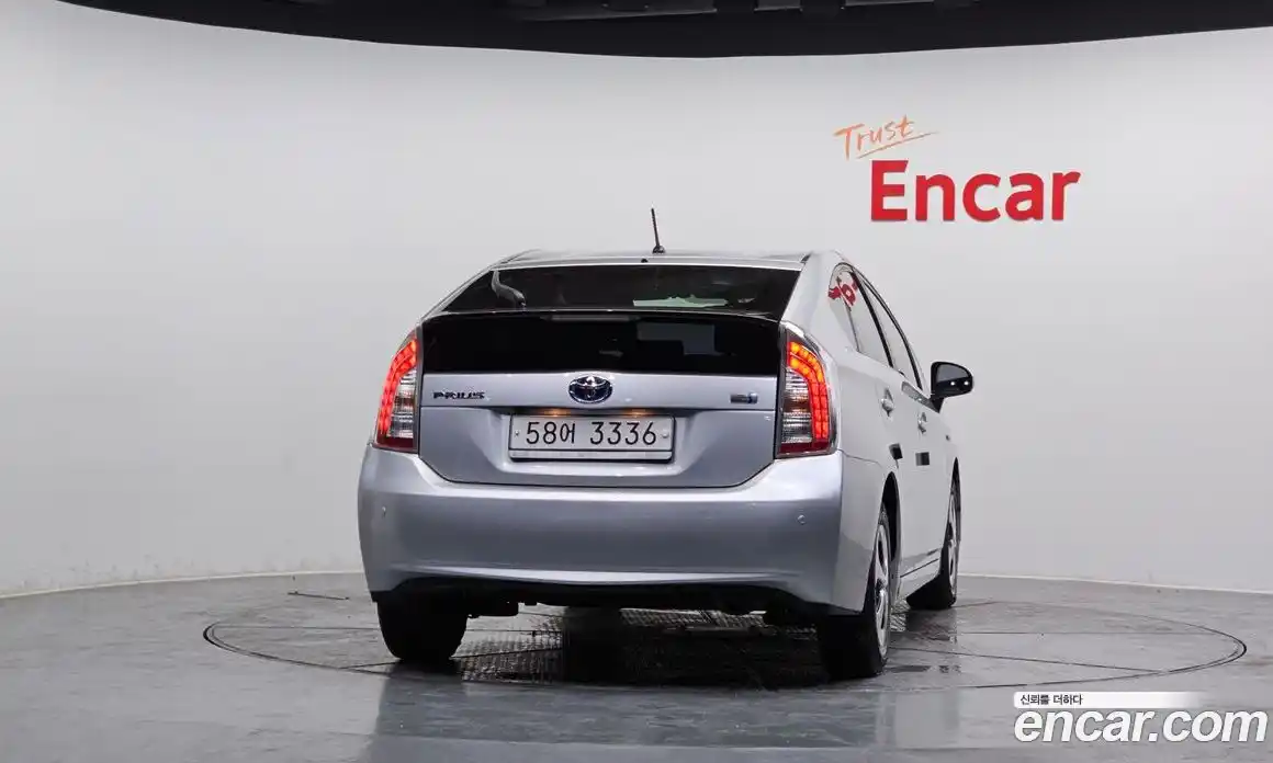 Toyota Prius 2012 1.8 Автомат в Москве № 199630, фото 4