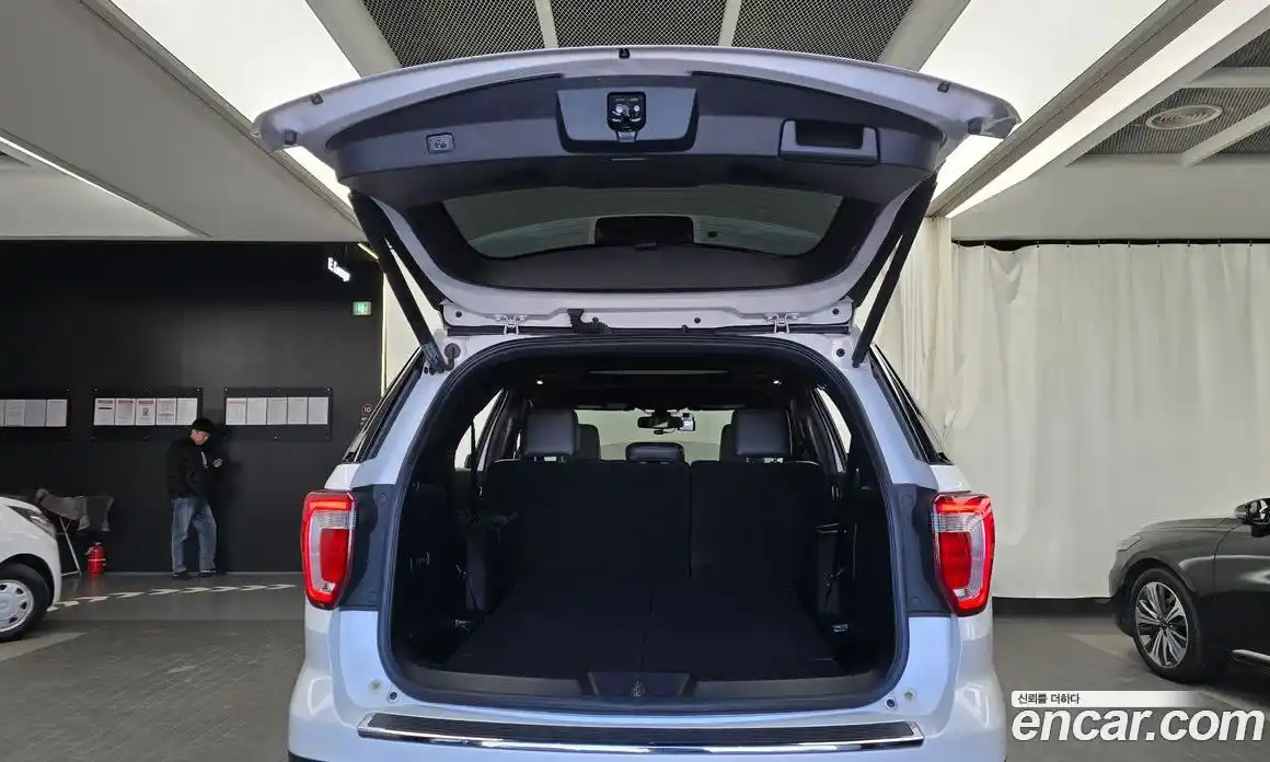 Ford Explorer 2018 2.3 Автомат в Москве № 199790, фото 7