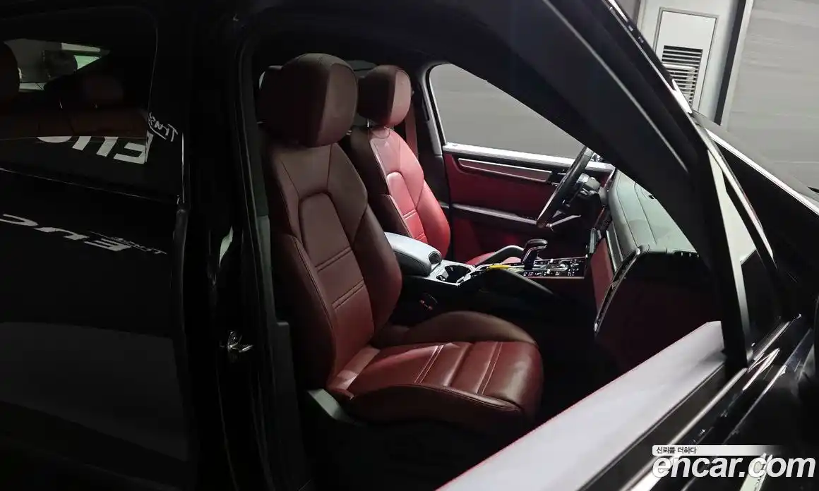 Porsche Cayenne 2023 3.0 Автомат в Москве № 213166, фото 12