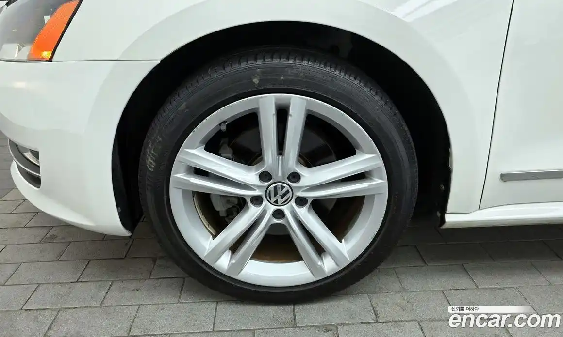 Volkswagen Passat 2013 2.5 Автомат в Москве № 214891, фото 14