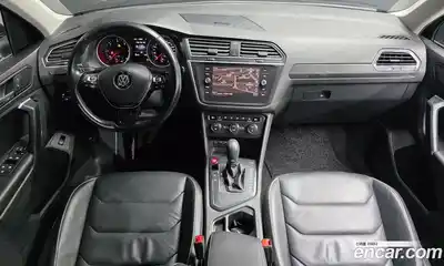 Volkswagen Tiguan 2020 2.0 Автомат в Москве № 215146, миниатюра 11