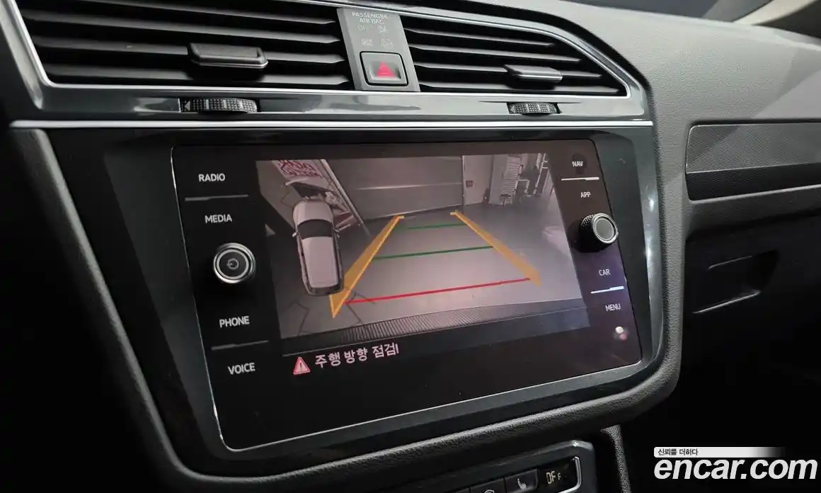 Volkswagen Tiguan 2020 2.0 Автомат в Москве № 215146, фото 3