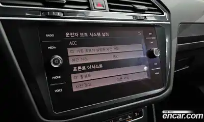 Volkswagen Tiguan 2020 2.0 Автомат в Москве № 215146, миниатюра 4