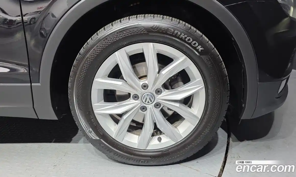 Volkswagen Tiguan 2020 2.0 Автомат в Москве № 215146, фото 7