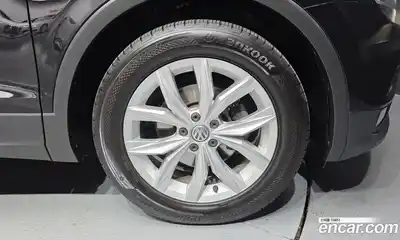 Volkswagen Tiguan 2020 2.0 Автомат в Москве № 215146, миниатюра 7