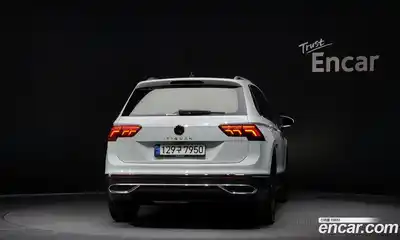 Volkswagen Tiguan 2021 2.0 Автомат в Москве № 215168, миниатюра 12
