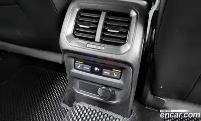 Volkswagen Tiguan 2021 2.0 Автомат в Москве № 215168, миниатюра 3