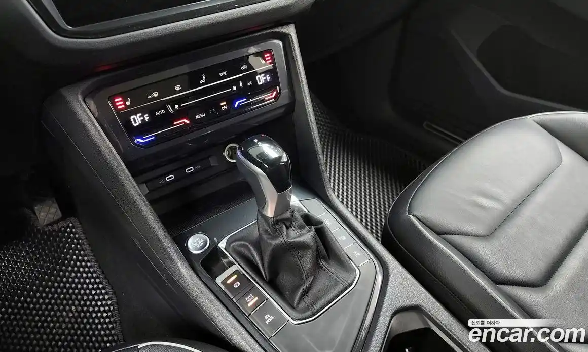 Volkswagen Tiguan 2021 2.0 Автомат в Москве № 215168, фото 4