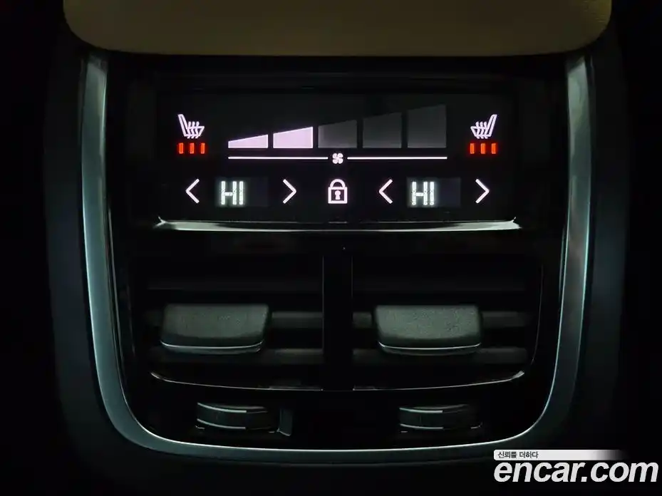 Volvo XC90 2025 2.0 Автомат в Москве № 230800, фото 18