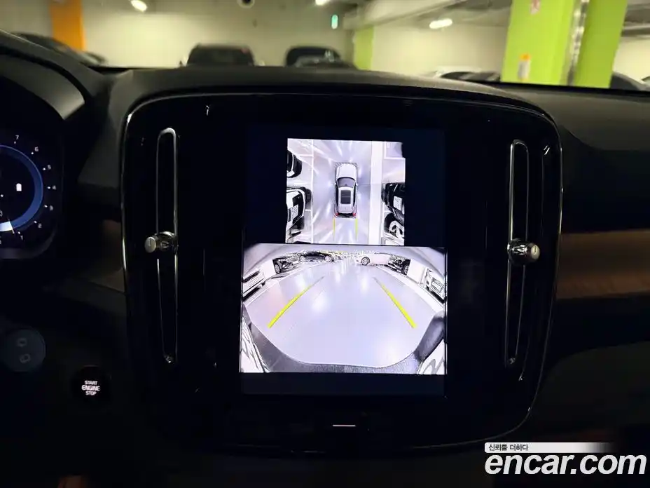 Volvo XC40 2024 2.0 Автомат в Москве № 230830, фото 16