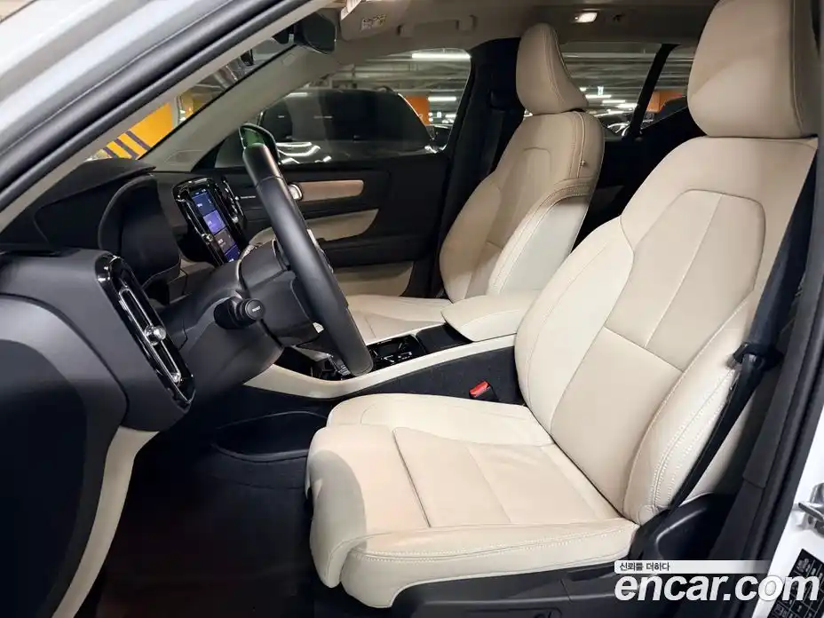 Volvo XC40 2024 2.0 Автомат в Москве № 230830, фото 7