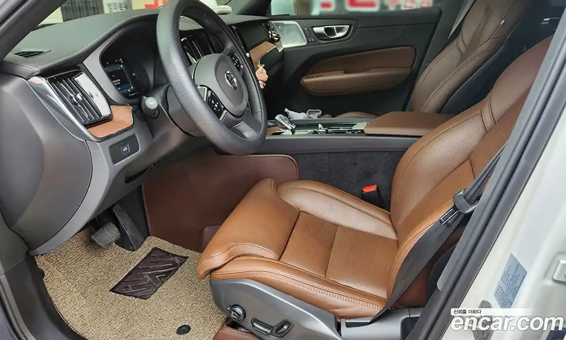 Volvo XC60 2024 2.0 Автомат в Москве № 230857, фото 13