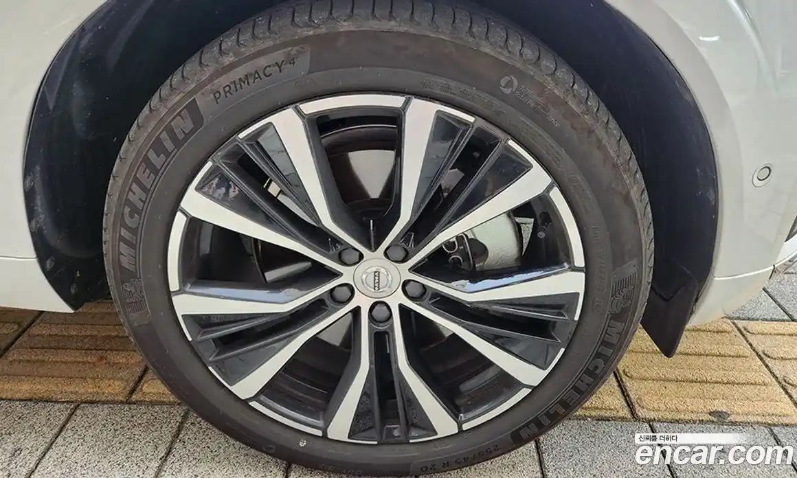 Volvo XC60 2024 2.0 Автомат в Москве № 230857, фото 17