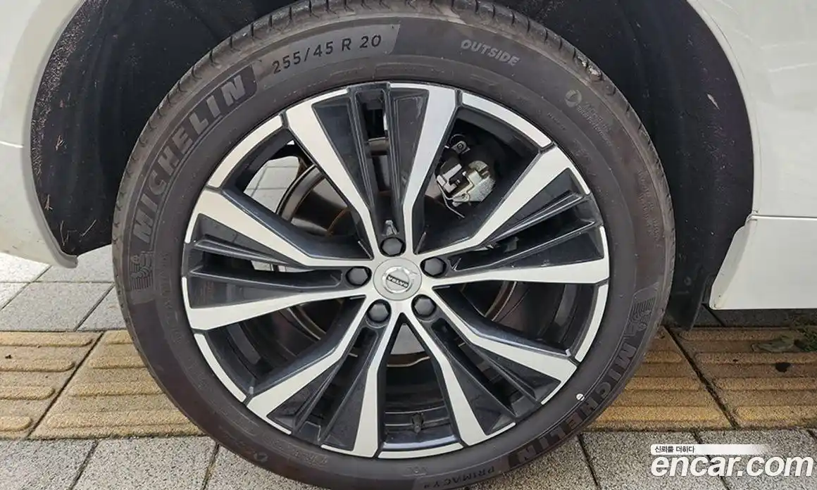 Volvo XC60 2024 2.0 Автомат в Москве № 230857, фото 18