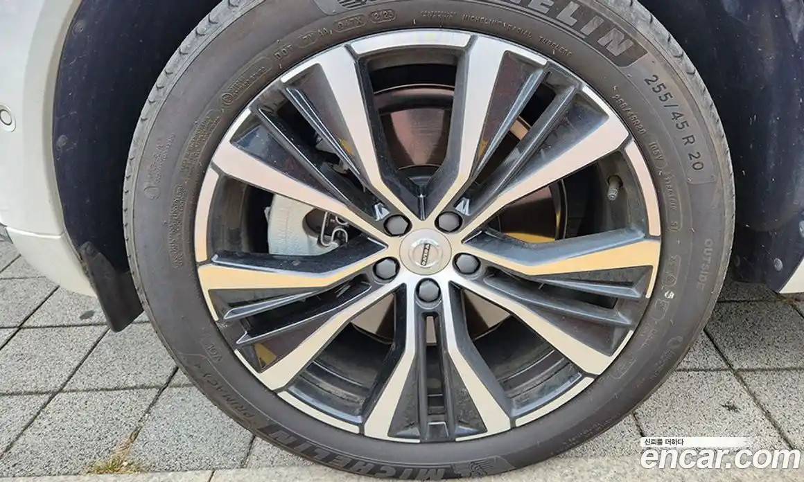 Volvo XC60 2024 2.0 Автомат в Москве № 230857, фото 20