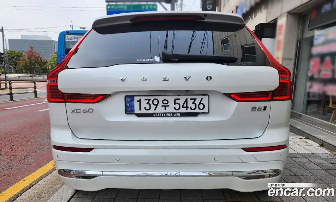 Volvo XC60 2024 2.0 Автомат в Москве № 230857, фото 4