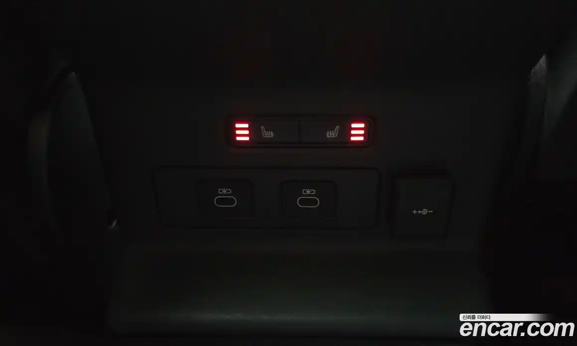 Land Rover Range-Rover Velar 2024 3.0 Автомат в Москве № 231206, фото 13