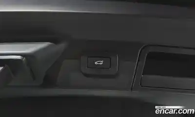 Land Rover Range-Rover Velar 2024 3.0 Автомат в Москве № 231206, миниатюра 9