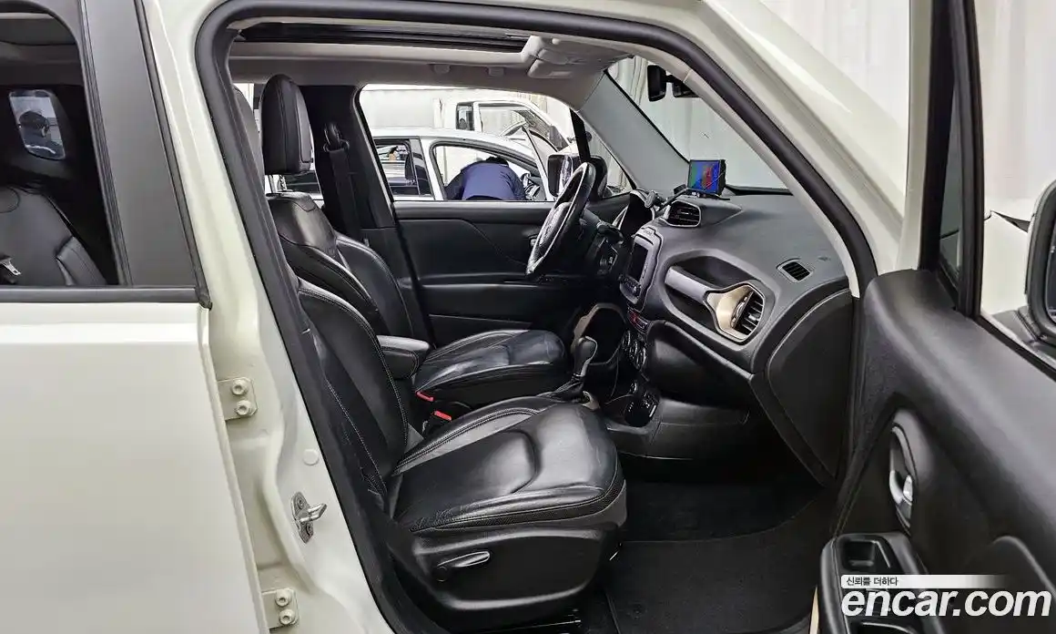 Jeep Renegade 2016 2.0 Автомат в Москве № 232689, фото 11