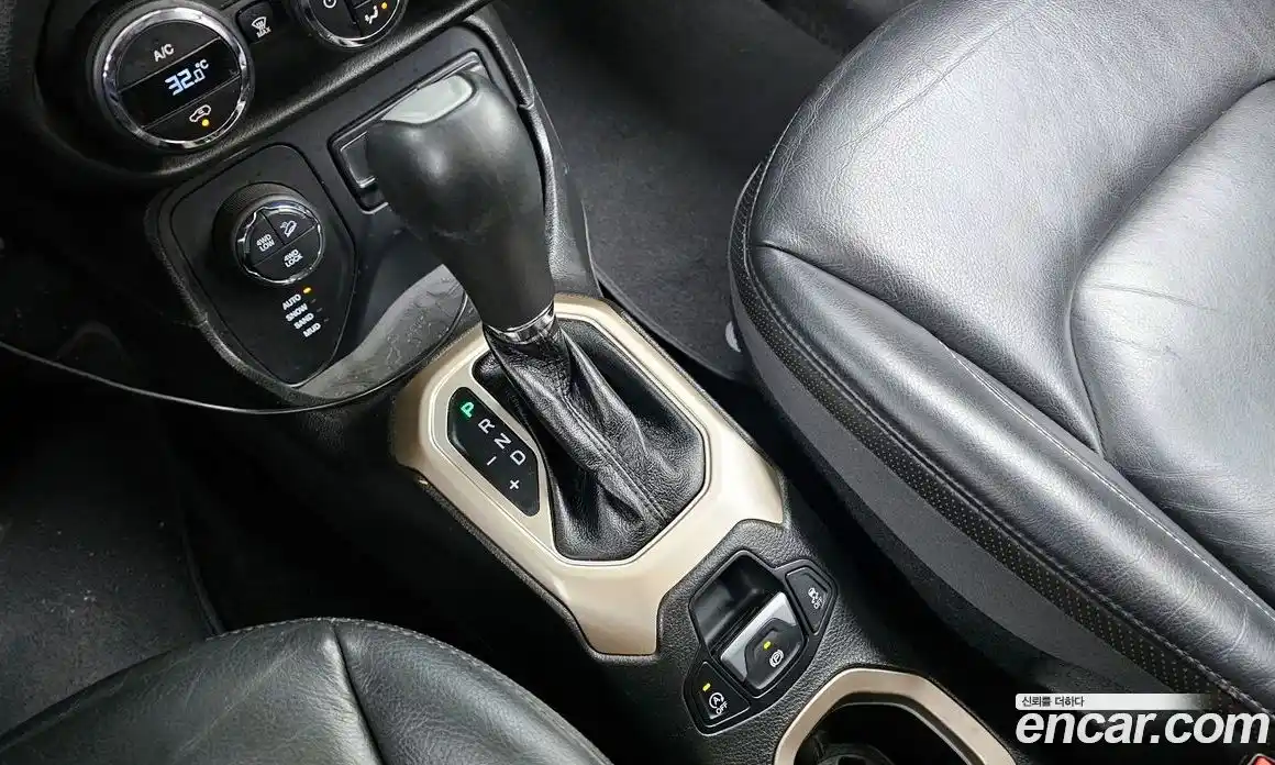 Jeep Renegade 2016 2.0 Автомат в Москве № 232689, фото 9