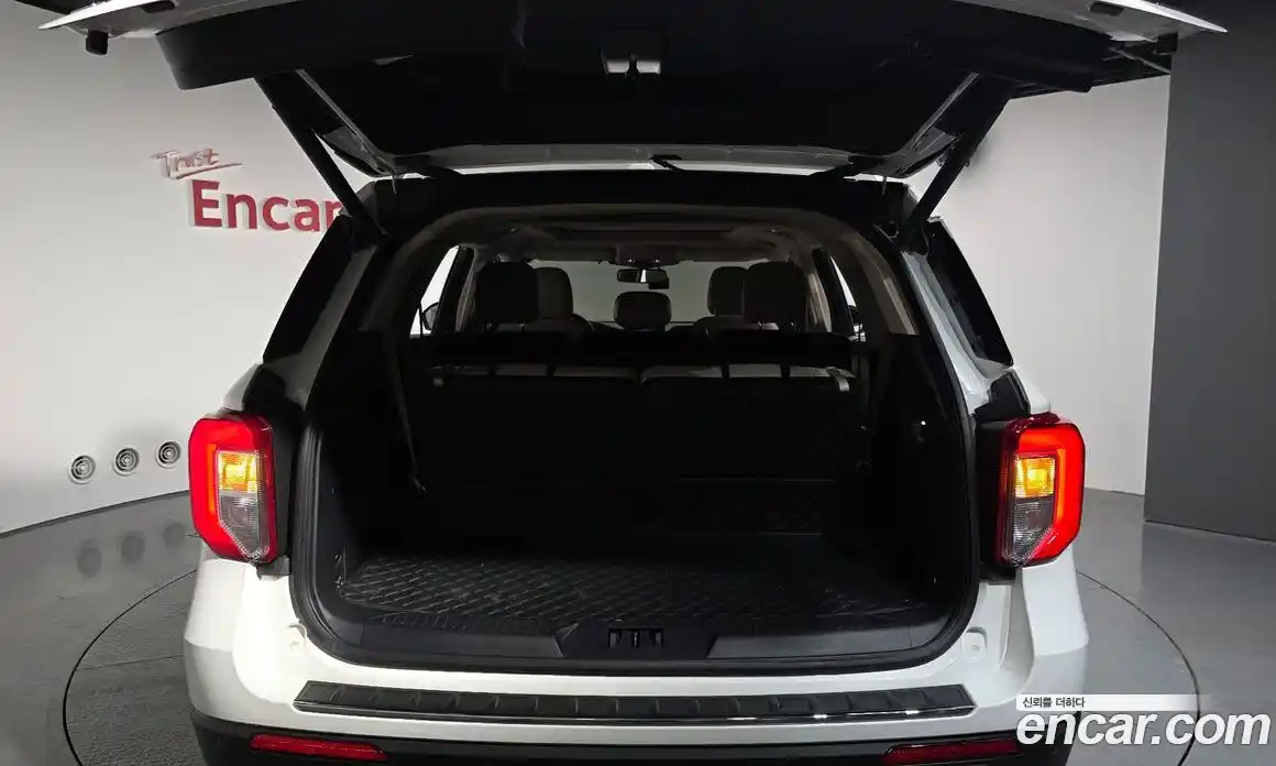 Ford Explorer 2023 2.3 Автомат в Москве № 233205, фото 3