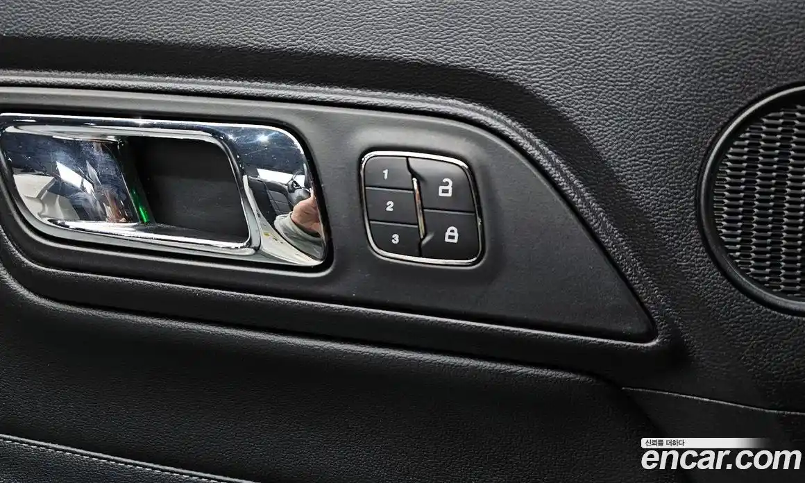 Ford Mustang 2017 2.3 Автомат в Москве № 255561, фото 19