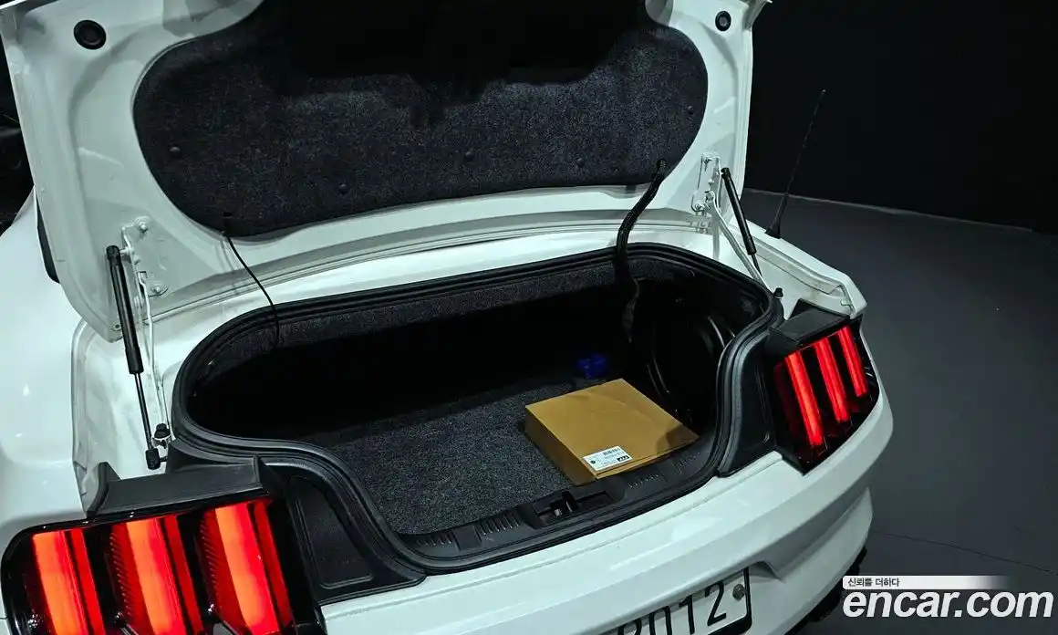 Ford Mustang 2017 2.3 Автомат в Москве № 255561, фото 7