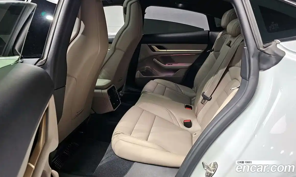 Porsche Taycan 2024 0.1 Автомат в Москве № 270143, фото 12