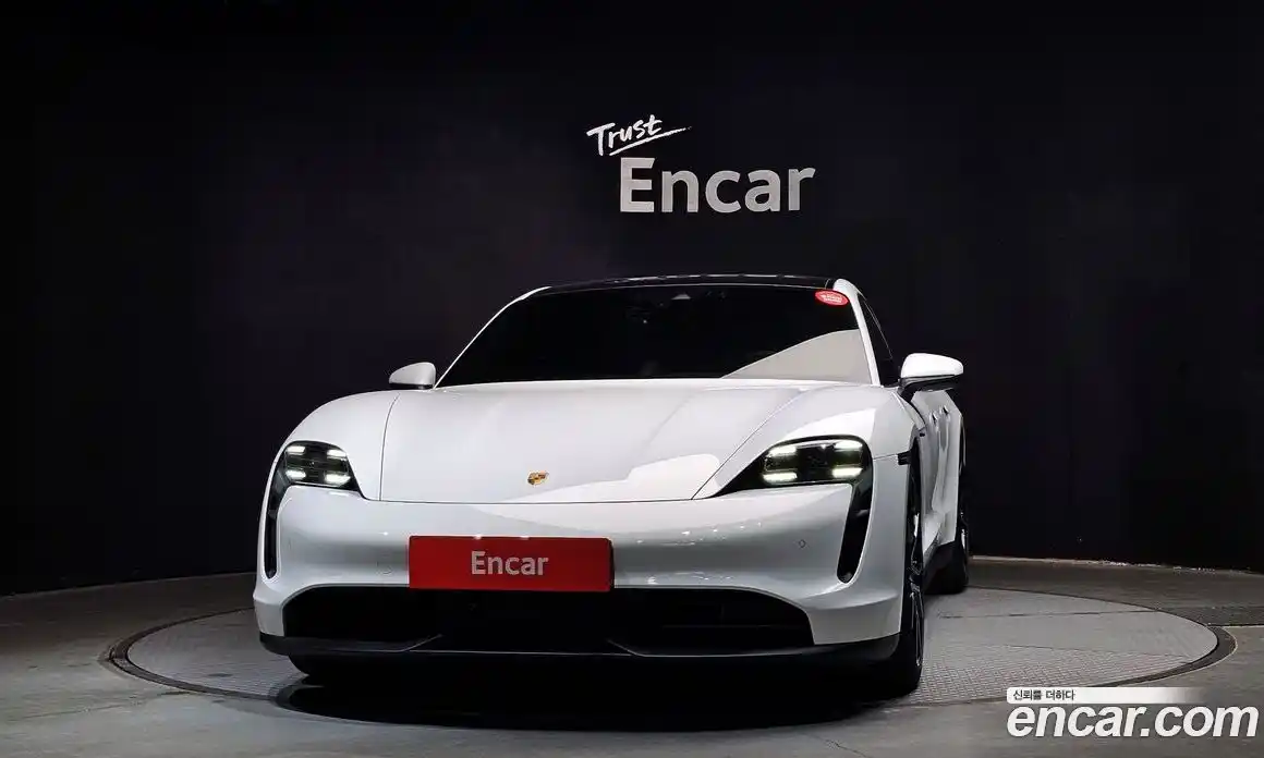 Porsche Taycan 2024 0.1 Автомат в Москве № 270143, фото 3