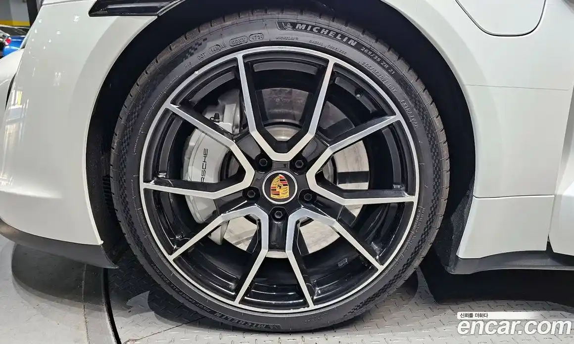 Porsche Taycan 2024 0.1 Автомат в Москве № 270143, фото 5