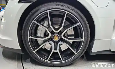 Porsche Taycan 2024 0.1 Автомат в Москве № 270143, миниатюра 5