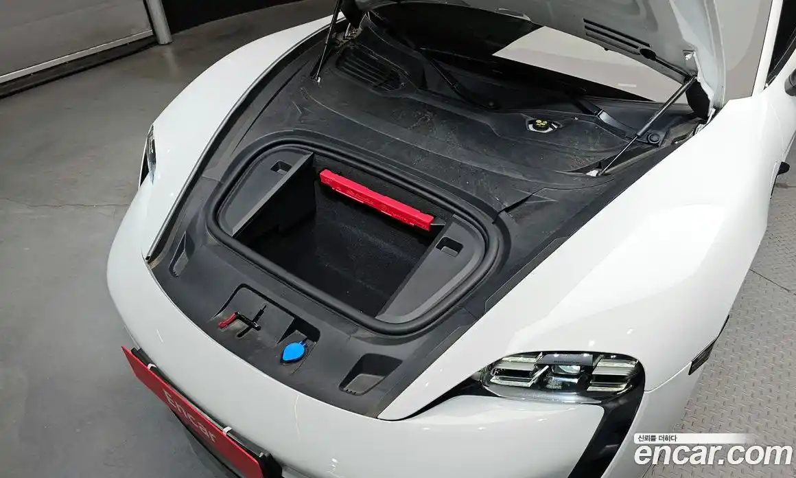 Porsche Taycan 2024 0.1 Автомат в Москве № 270143, фото 6