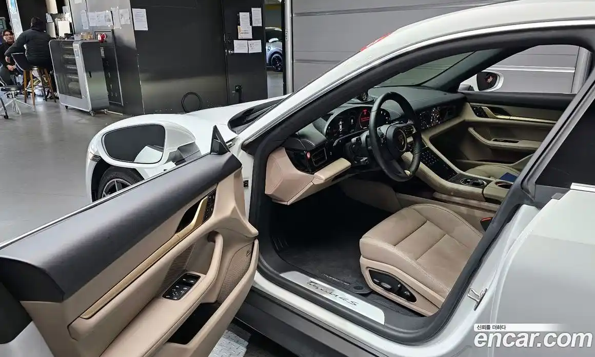 Porsche Taycan 2024 0.1 Автомат в Москве № 270143, фото 10