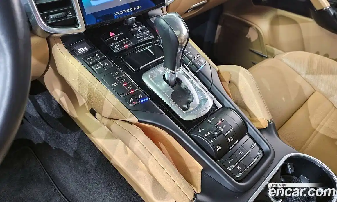 Porsche Cayenne 2016 3.0 Автомат в Москве № 270638, фото 12