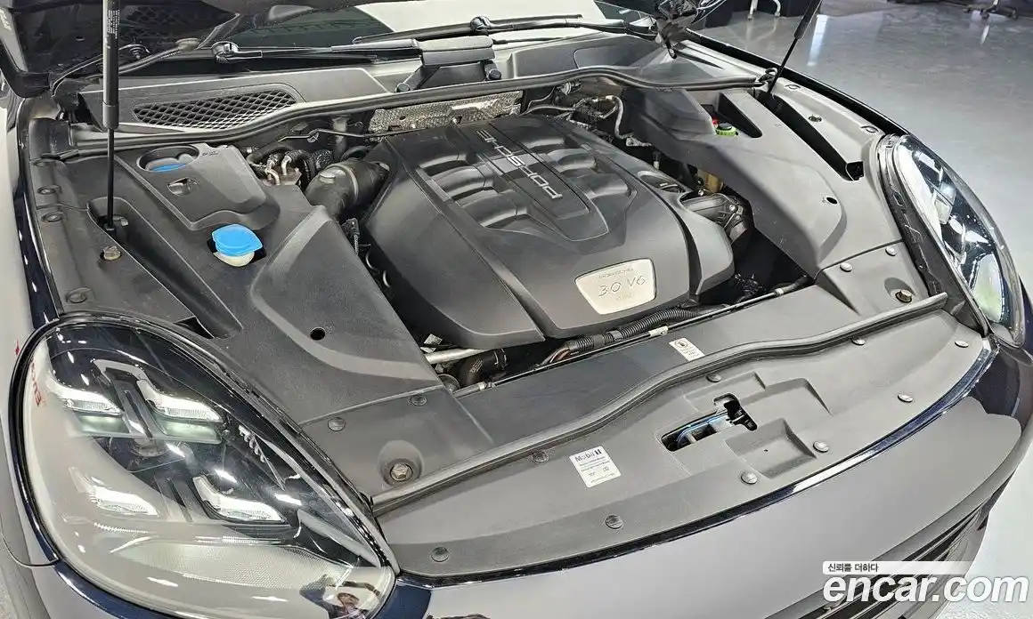 Porsche Cayenne 2016 3.0 Автомат в Москве № 270638, фото 5