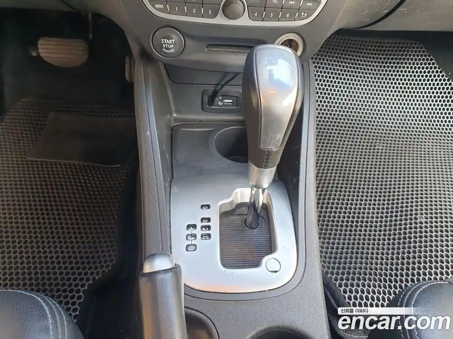 Renault SM3 2012 1.6 Автомат в Москве № 277266, фото 9