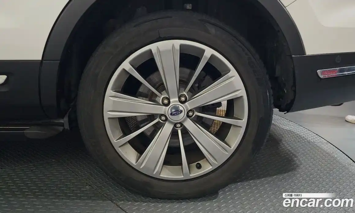 Ford Explorer 2018 2.3 Автомат в Москве № 319097, фото 11