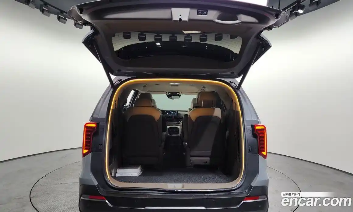 Kia Canival 2024 1.6 Автомат в Москве № 321633, фото 16