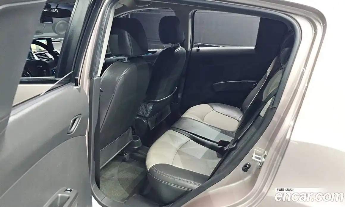 Chevrolet Spark 2012 1.0 Автомат в Москве № 342293, фото 16