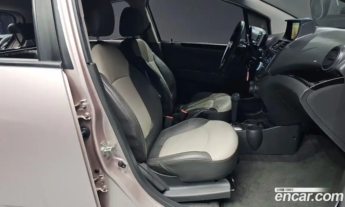 Chevrolet Spark 2012 1.0 Автомат в Москве № 342293, фото 5