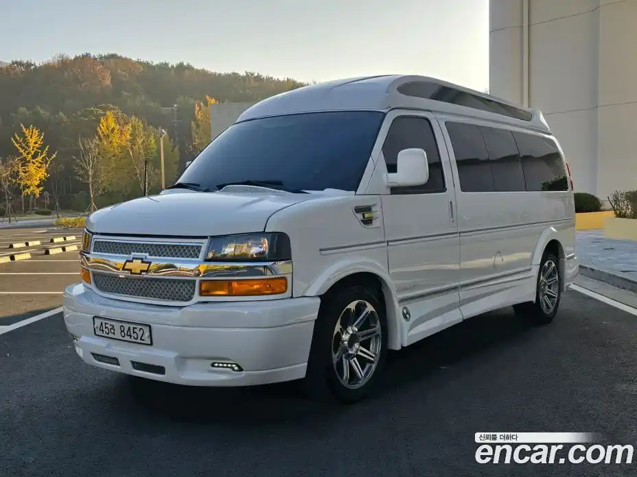 Chevrolet Express Van 2018 6.0 Автомат в Москве № 364029, фото 3