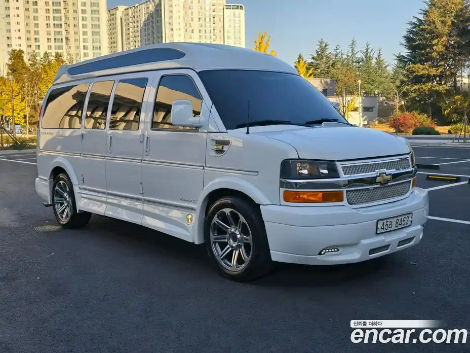 Chevrolet Express Van 2018 6.0 Автомат в Москве № 364029, фото 4