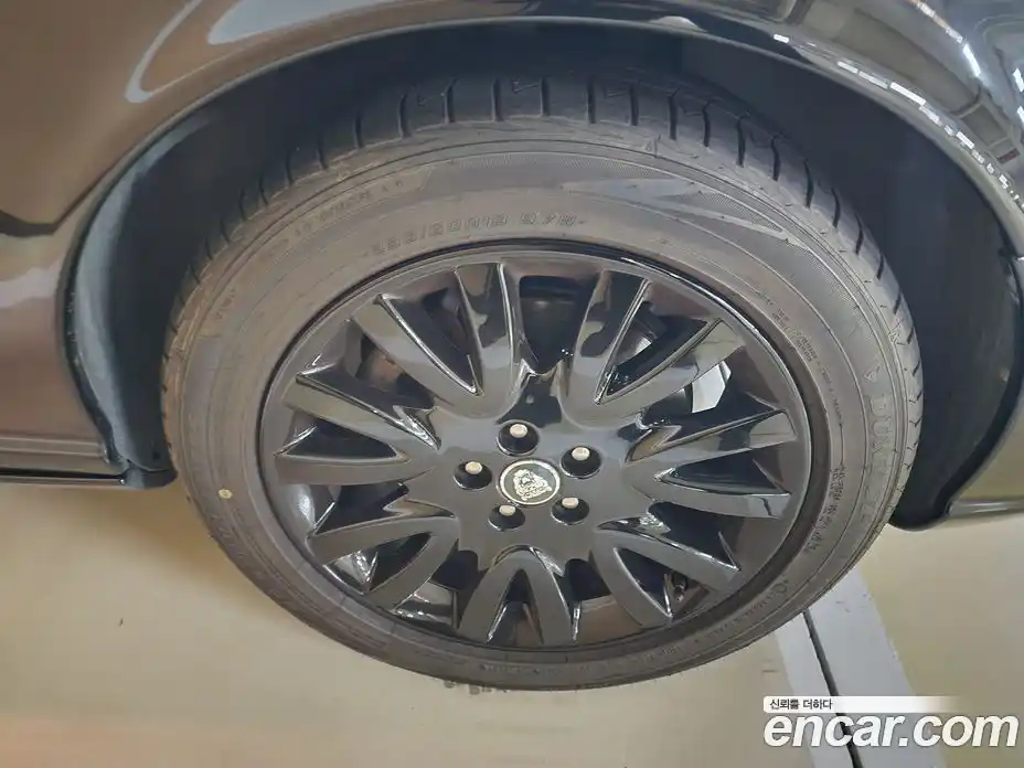 Jaguar XJ-8 2005 3.6 Автомат в Москве № 386495, фото 18