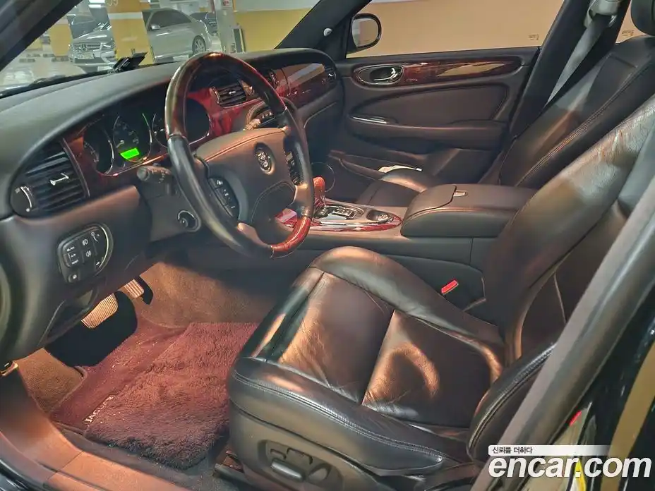 Jaguar XJ-8 2005 3.6 Автомат в Москве № 386495, фото 6