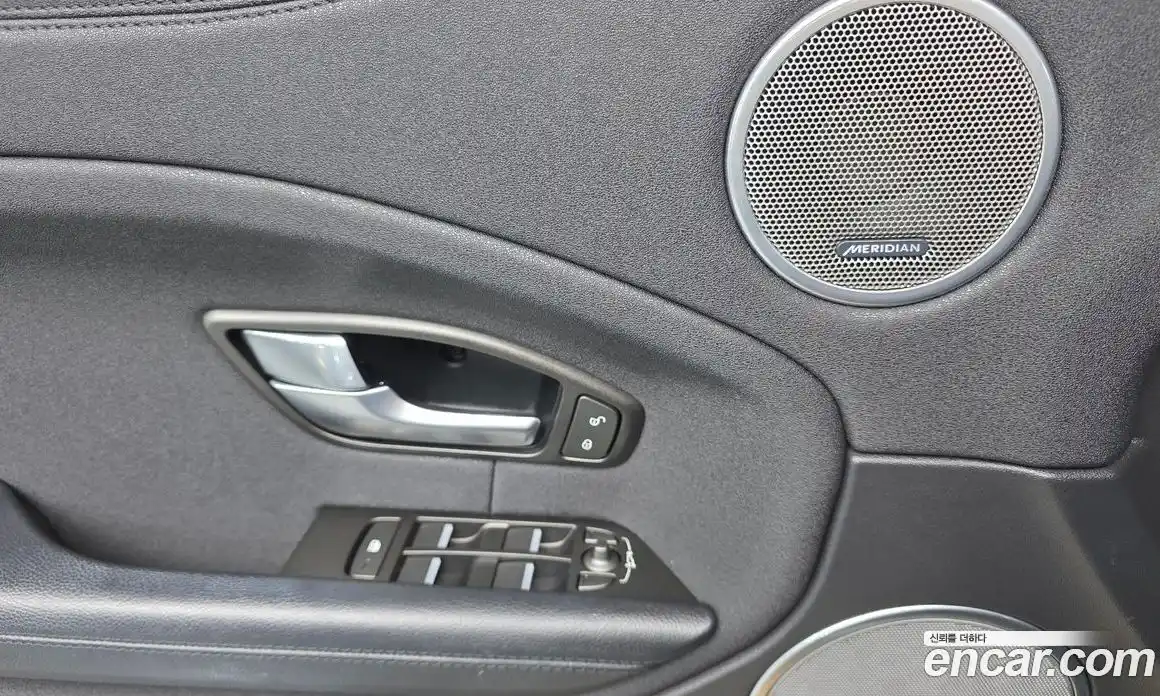 Land Rover Range-Rover Evoque 2018 2.0 Автомат в Москве № 416246, фото 13