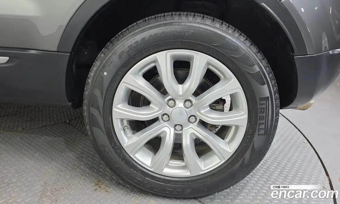 Land Rover Range-Rover Evoque 2018 2.0 Автомат в Москве № 416246, фото 5